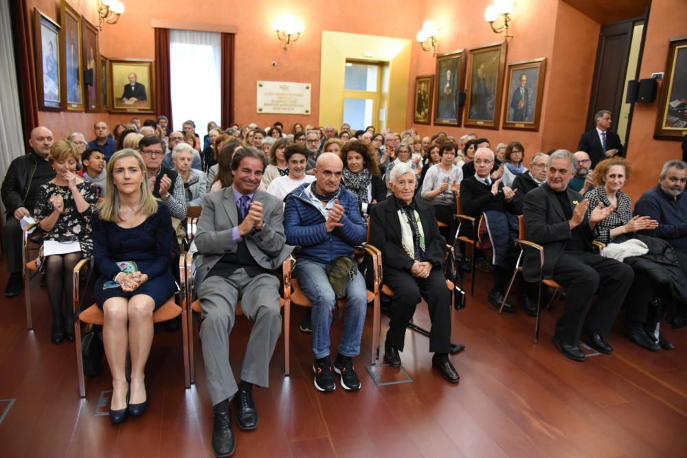 Entrega de la medalla de la Ciutat al Mèrit a Flor