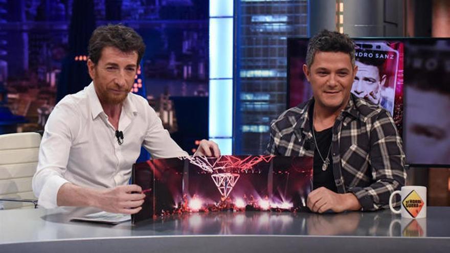 Pablo Motos junto a Alejandro Sanz