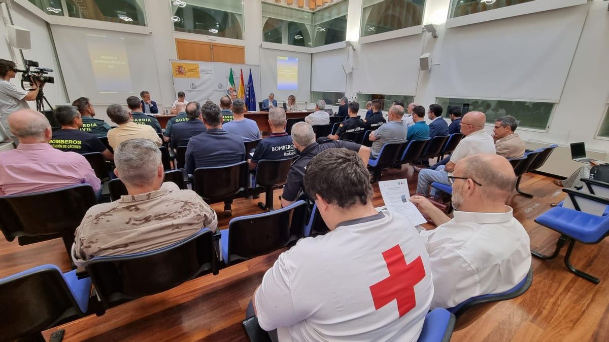 Reunión de coordinación entre administraciones para la campaña contra incendios en Extremadura.