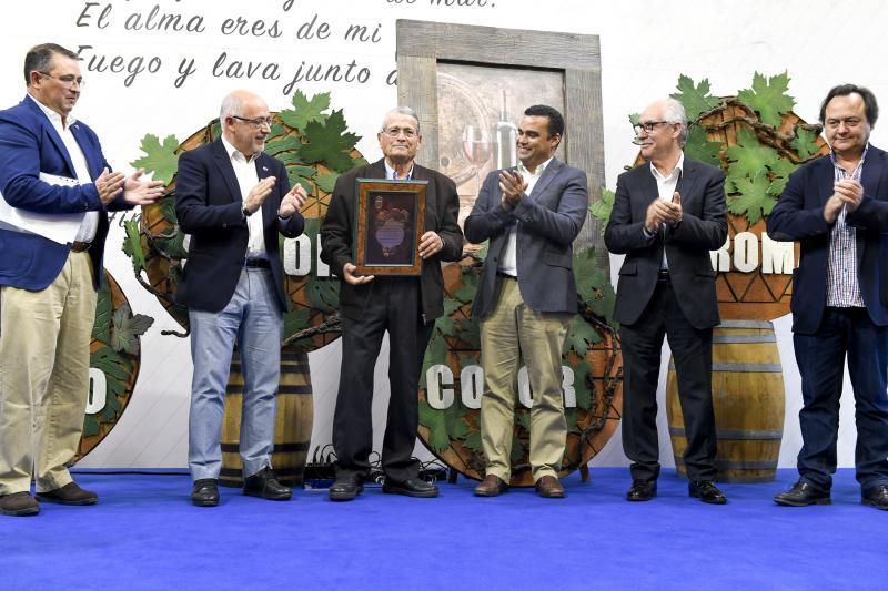 GRAN CANARIA  14-05-2018   LAS PALMAS DE GRAN CANARIA. Descorche de la primera botella de vino de esta temporada. FOTOS: JUAN CASTRO  | 14/05/2018 | Fotógrafo: Juan Carlos Castro