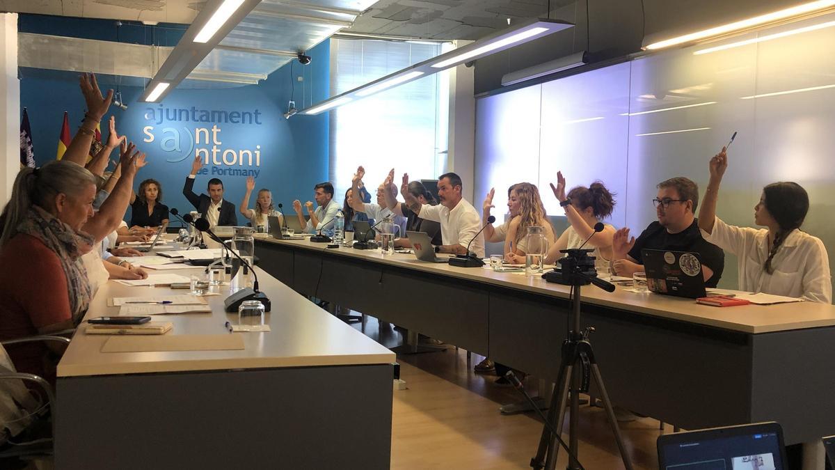 Un momento del pleno celebrado en Sant Antoni este jueves.