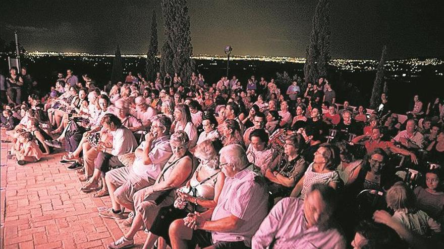 Aloma convierte  la Magdalena en un tablao flamenco