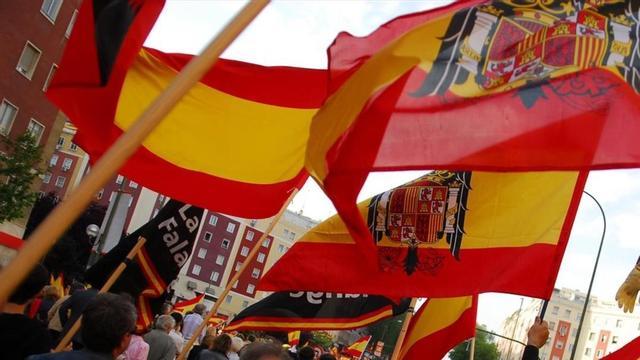 Unos manifestantes con banderas preconstitucionales en una imagen de archivo.