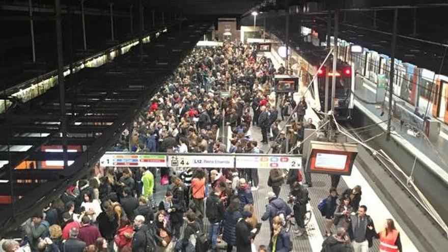 L&#039;estat de la parada de metro de Sagrera.