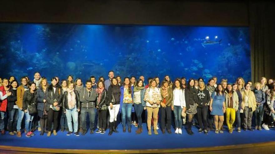 Un grup de docents a l&#039;auditori del Mar Roig de l&#039;Oceanogràfic a una de les passades edicions del «Dia del Professor».