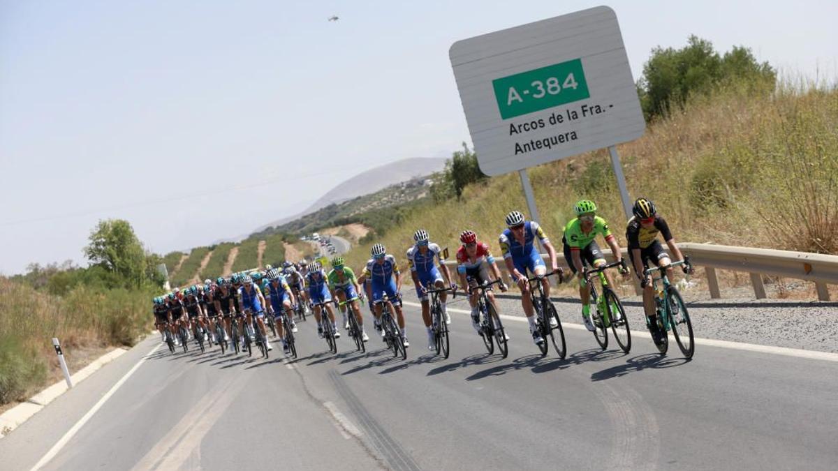 Imagen de la etapa 13 de la Vuelta de 2017, con salida en Coín y final en Tomares.