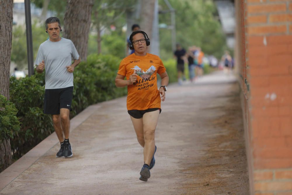 El cauce del río se llena de deportistas