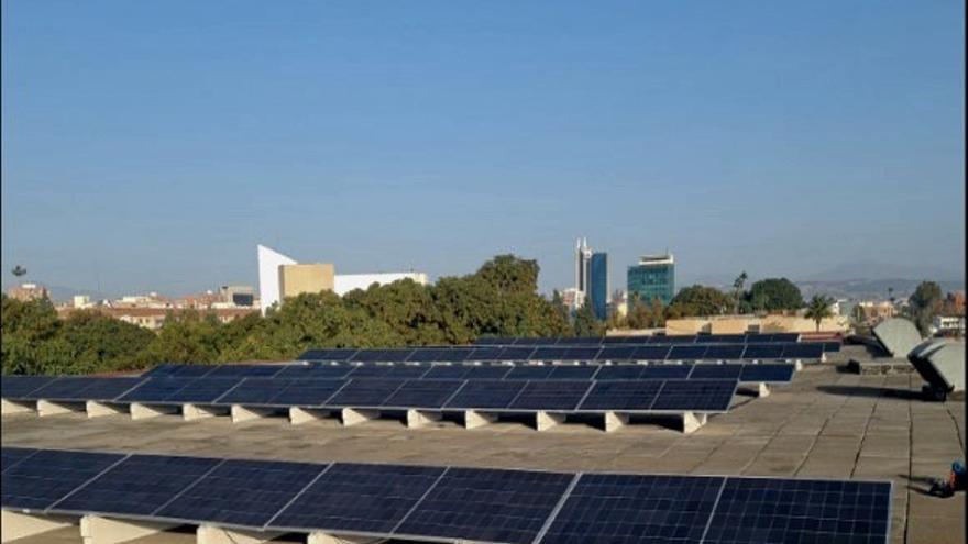 Una de las instalaciones solares que van a permitir un ahorro económico de más de 550.000 euros en los próximos años.