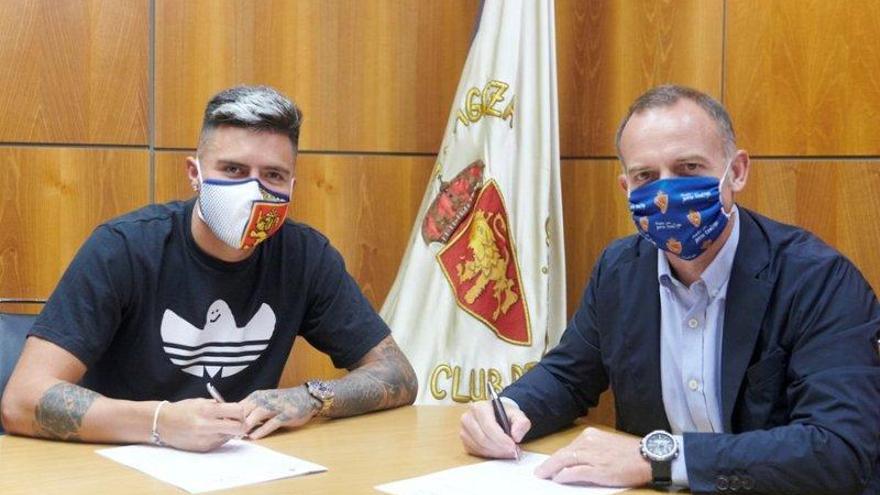 El Zaragoza anuncia el fichaje de Narváez y la cesión de Bikoro al Numancia