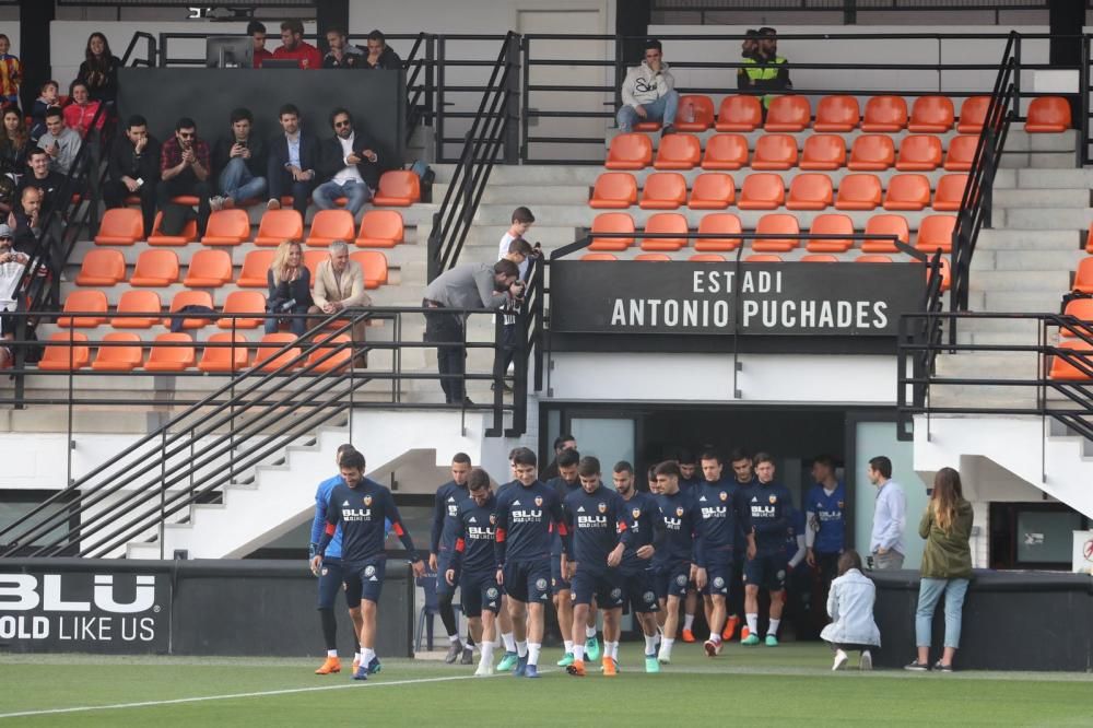 Las imágenes del entrenamiento a puerta abierta del Valencia CF
