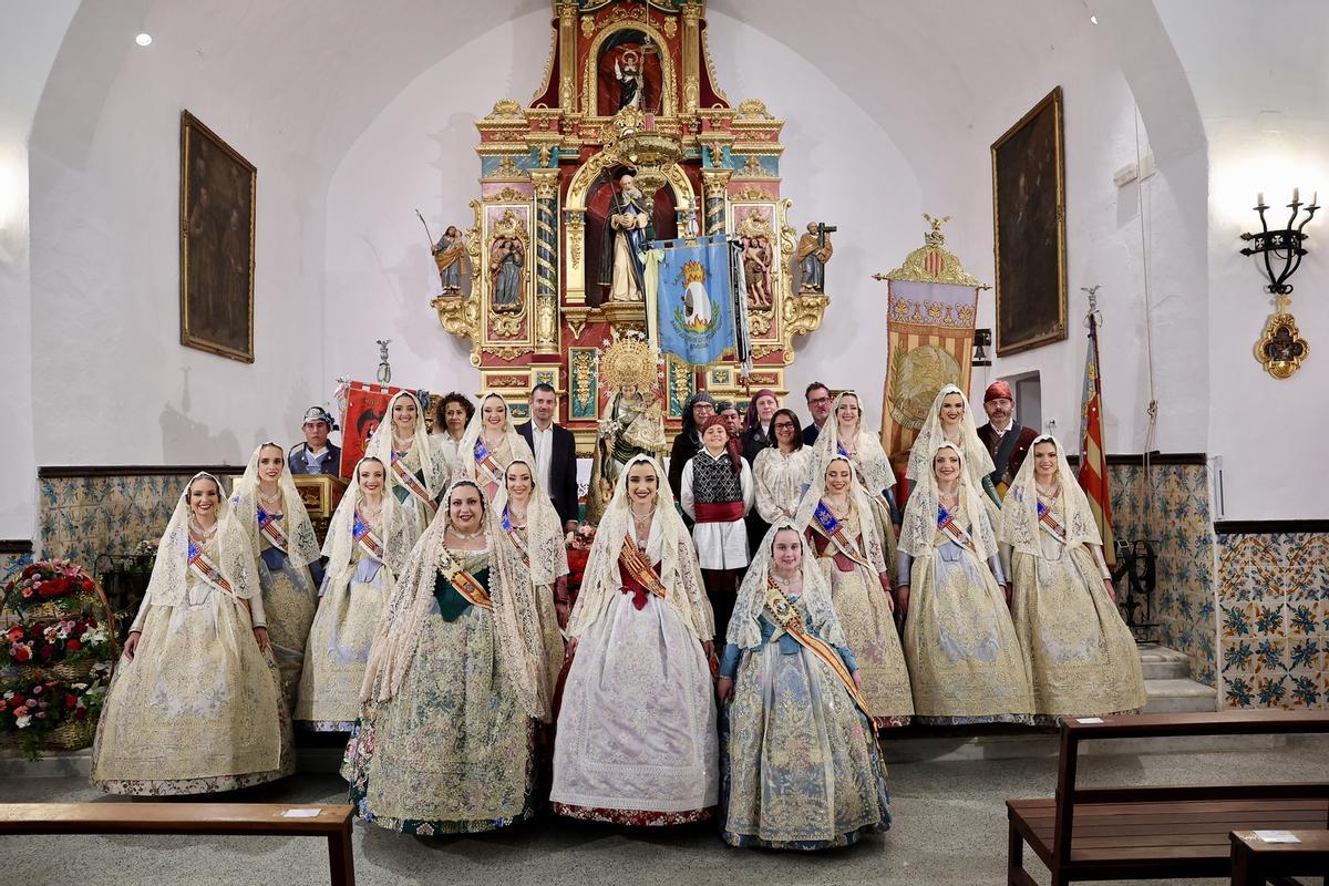 El viaje de Carmen y la corte a Ibiza por el 25 aniversario de La Nostra Falla de Portmany El viaje de Carmen y la corte a Ibiza por el 25 aniversario de La Nostra Falla de Portmany