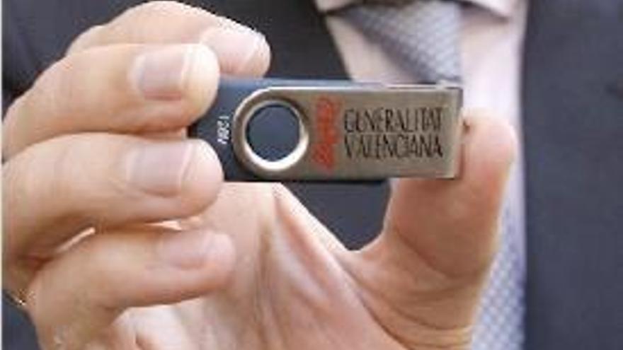 El &quot;pendrive&quot; de los presupuestos de la Generalitat.