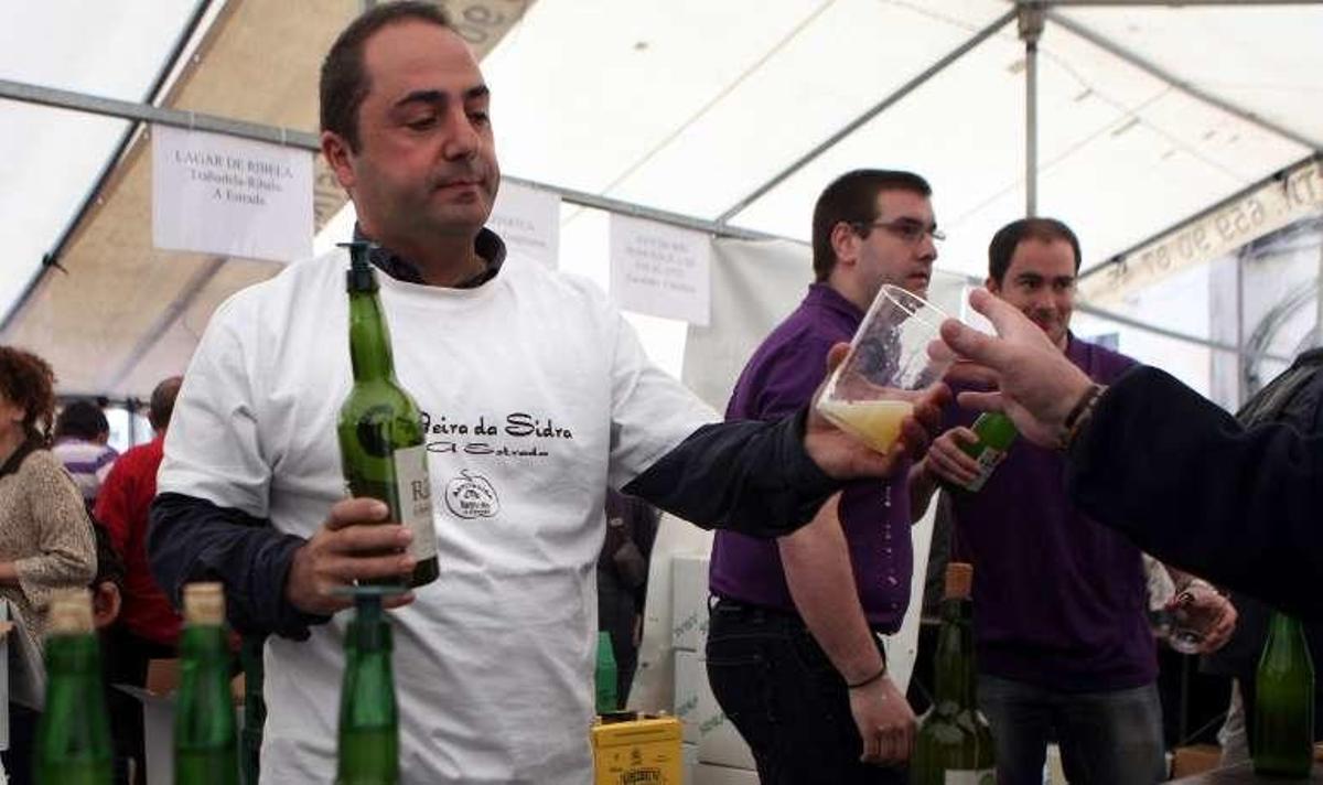 Armenteros, durante una Feira da Sidra. // Bernabé