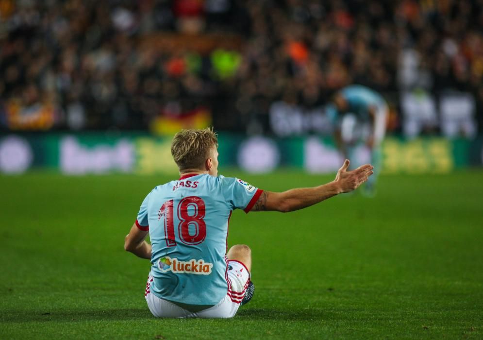 Las imágenes de la derrota del equipo celeste en Mestalla.