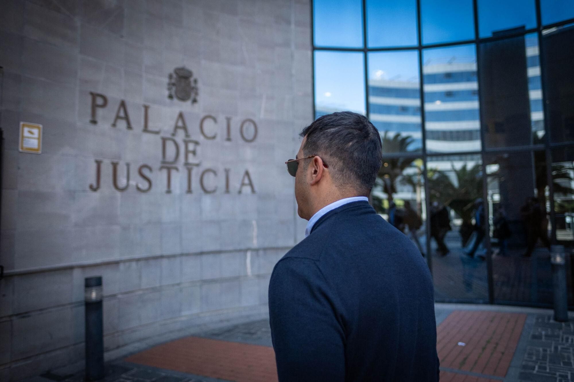 Rayco García, this Friday, in the courts of Santa Cruz de Tenerife