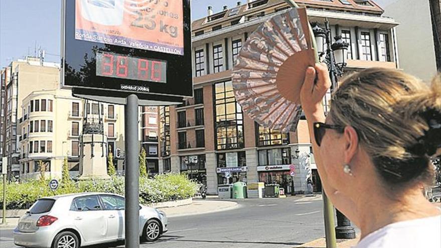 El calor vuelve con fuerza y alcanzará los 38º en el interior de Castellón