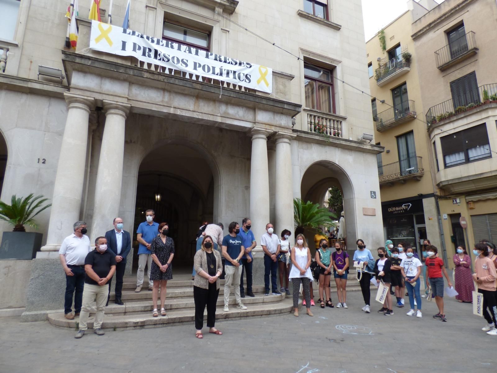 Minut de silencia a Figueres contra les violències masclistes