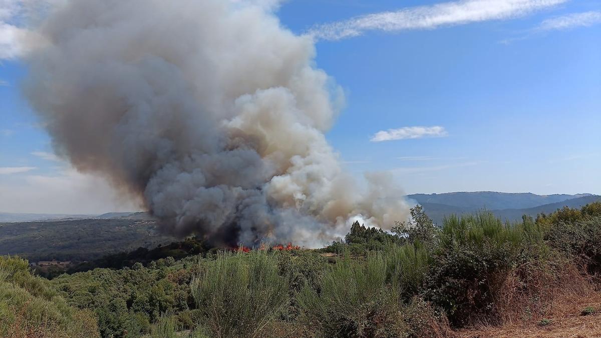 El incendio de Riós ha calcinado 20 hectáreas