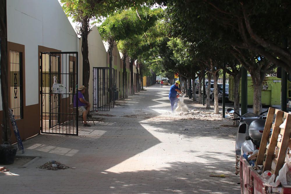 El Cortijo de Torres acelera los trabajos en casetas, calles y portada para ponerse a punto de cara al inicio de la semana de Feria.