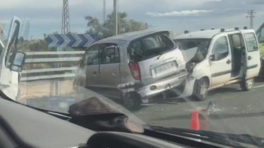 Seis heridos en un accidente múltiple en Xeresa