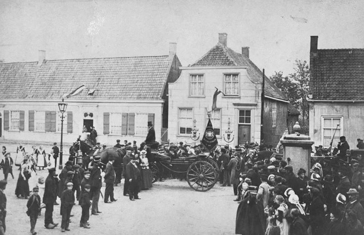 La casa en la plaza principal de Zundert en la que nació Vincent.