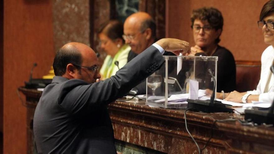 Pedro Antonio Sánchez, durante una votación en la Asamblea Regional en la presente legislatura.