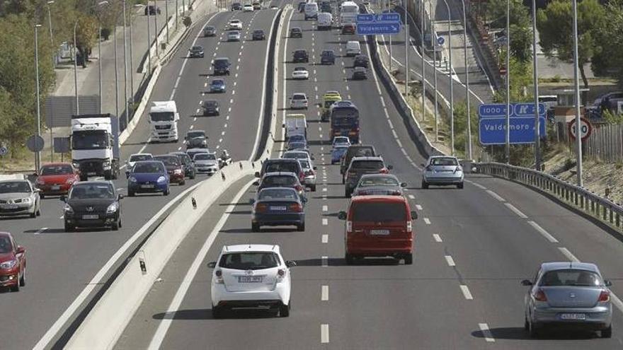 Normalidad en las carreteras, salvo en algunas salidas de Barcelona y Madrid