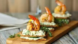 Esta receta de canapés de langostino es perfecta para Nochebuena