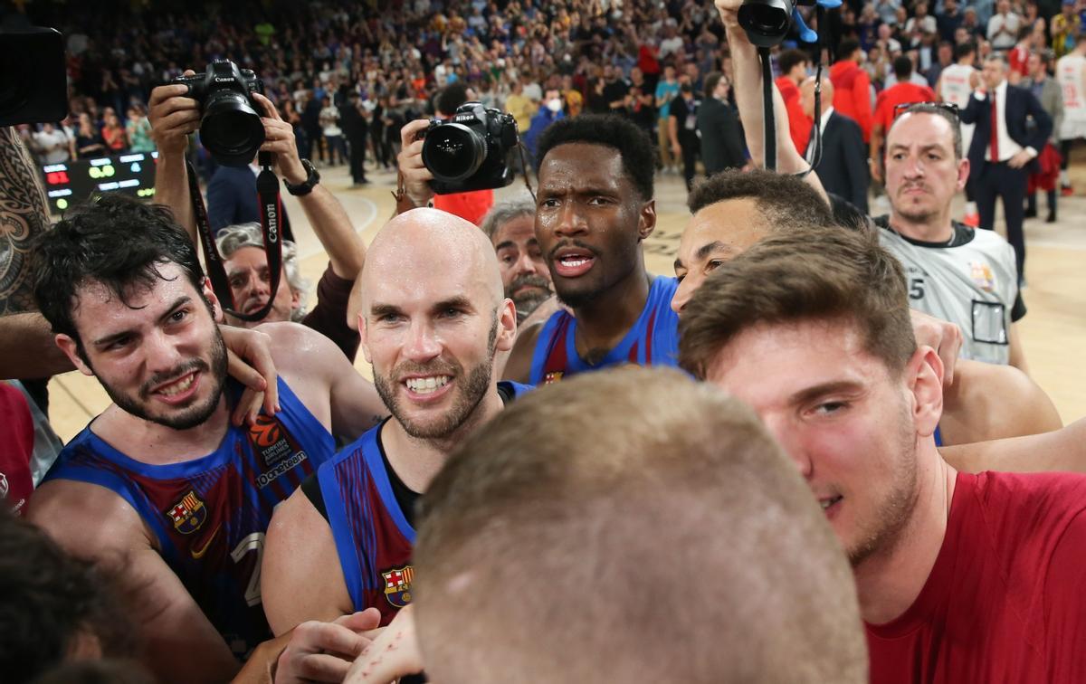 ¡Locura en el Palau! Así celebró el Barça el pase a la Final Four