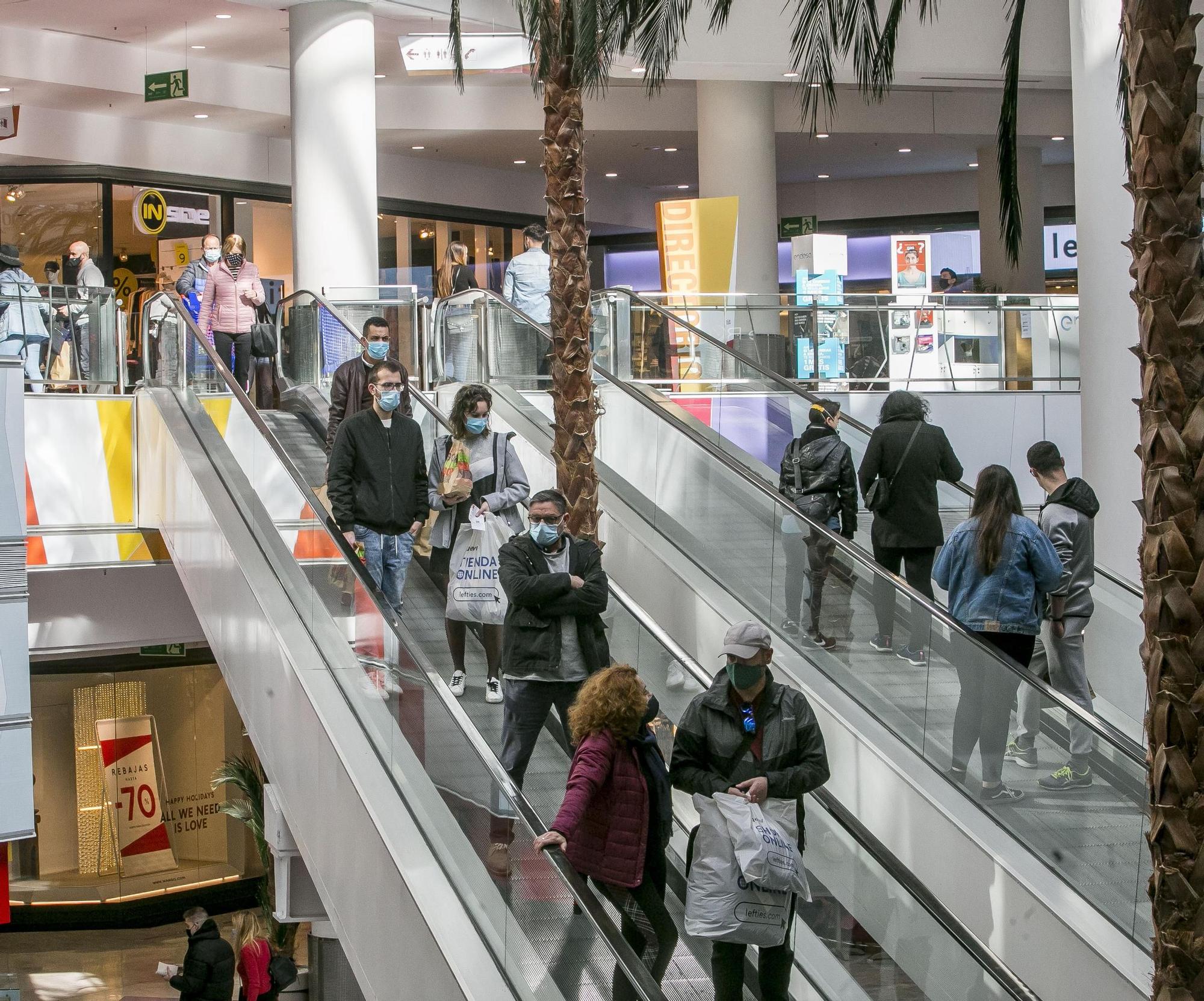 Así están los centros comerciales de Alicante este fin de semana