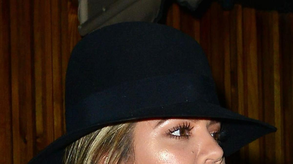 Khloe Kardashian con sombrero