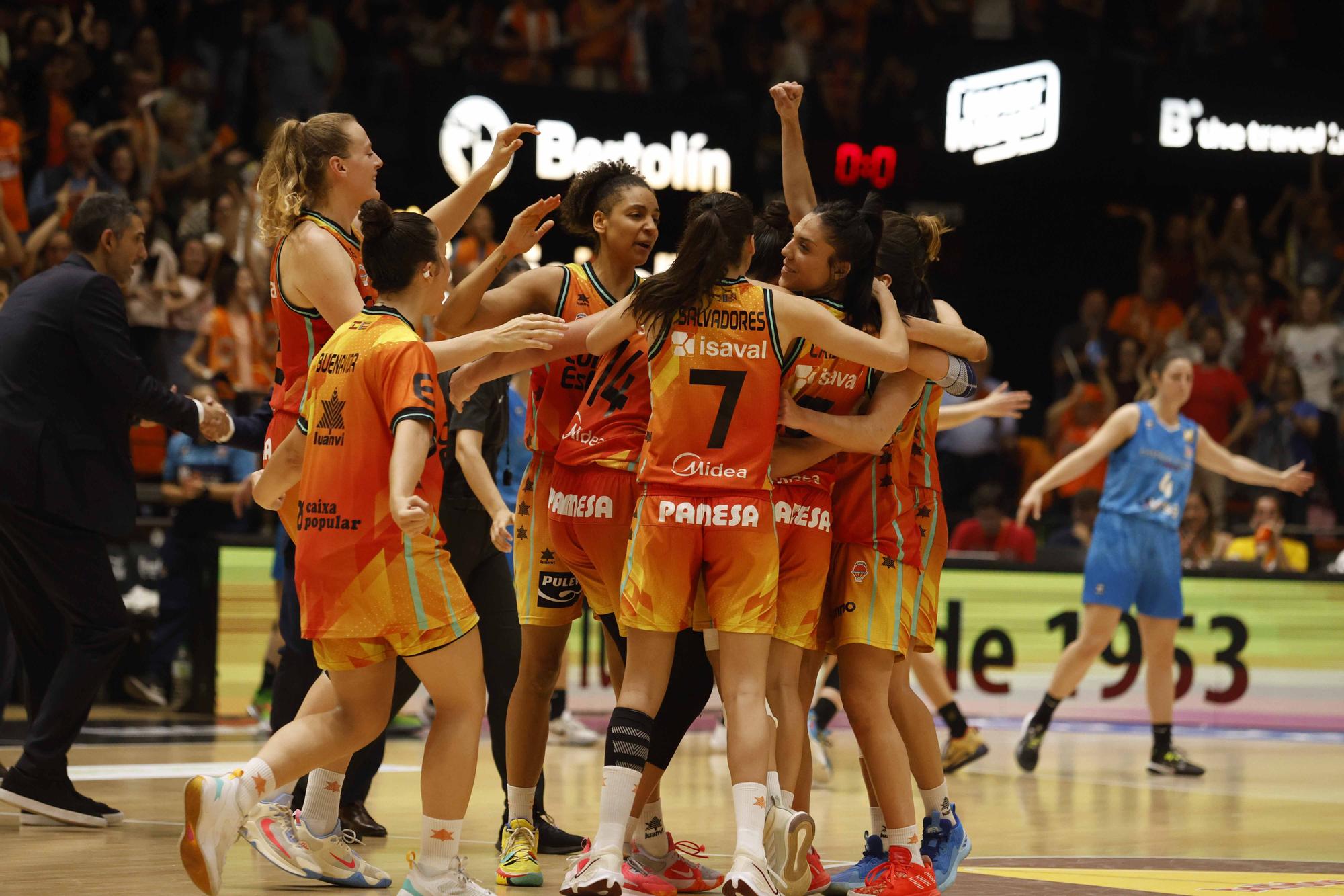 Valencia Basket - Perfumerías Avenida