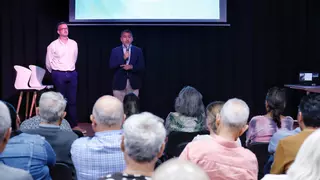 El alcalde Bermúdez: "No renuncio a llevar el tranvía hasta La Gallega"