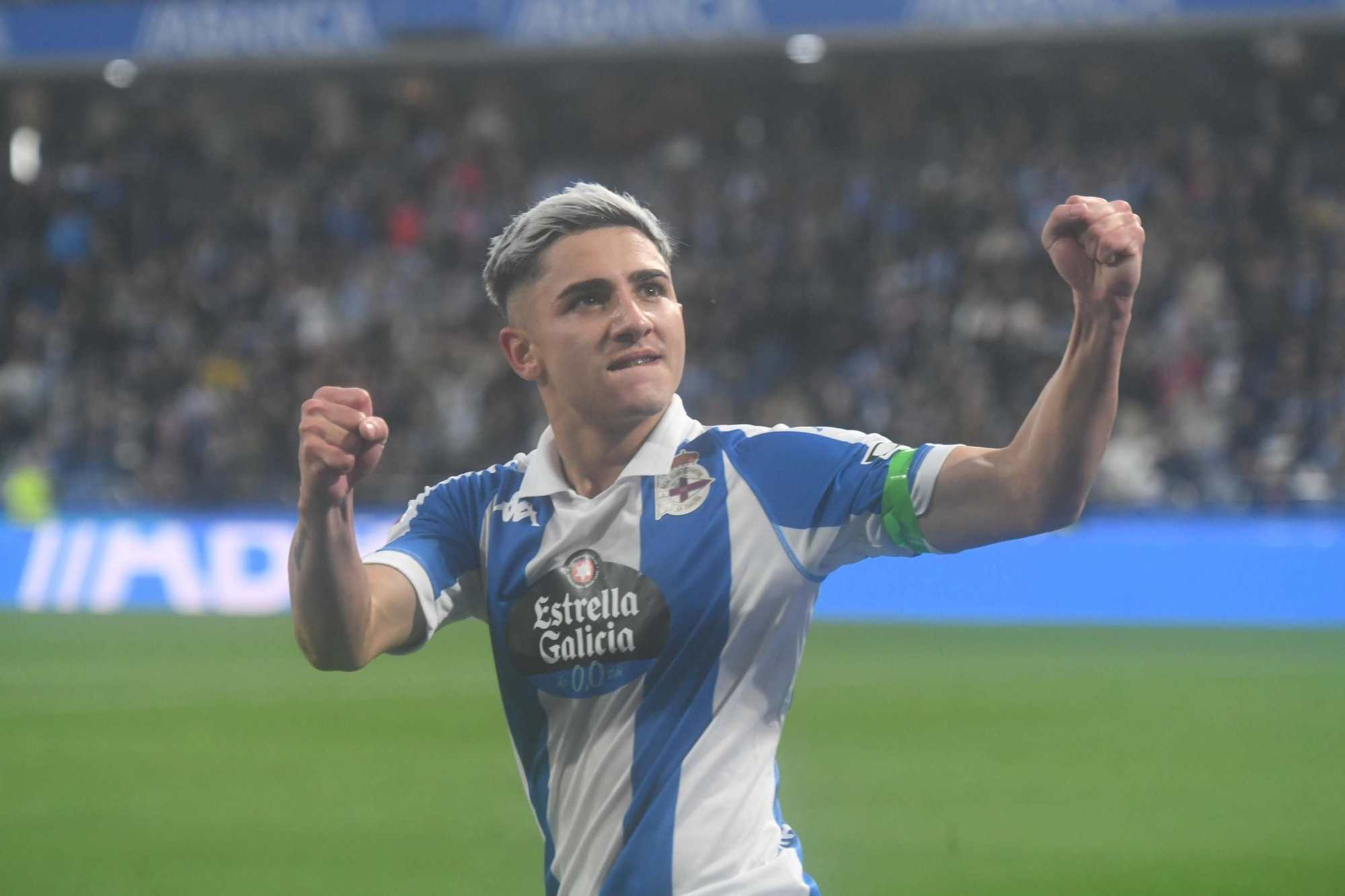 El Deportivo doblega al Almería en Riazor (3-1)