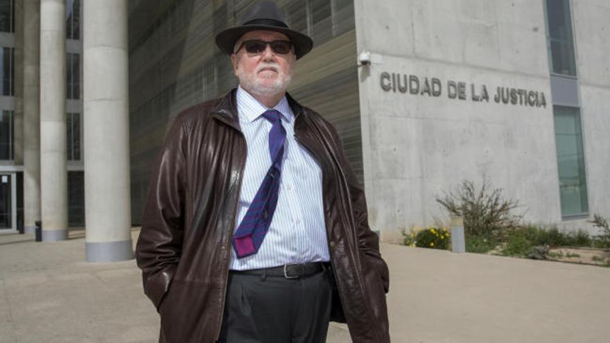 Destituido el fiscal que investiga al presidente de Murcia por corrupción