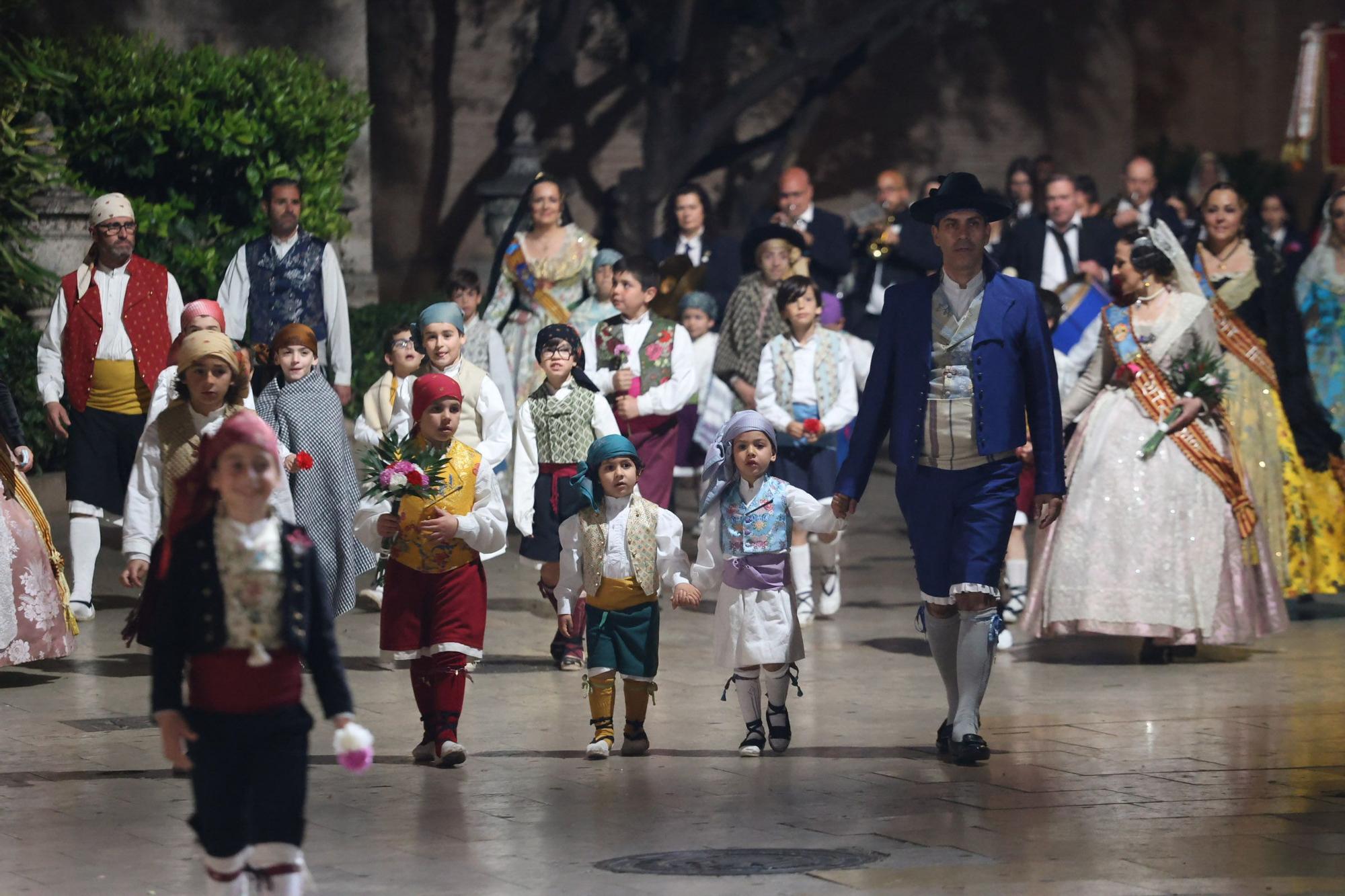 Búscate en el primer día de la Ofrenda en la calle San Vicente entre las 23 y las 24 horas