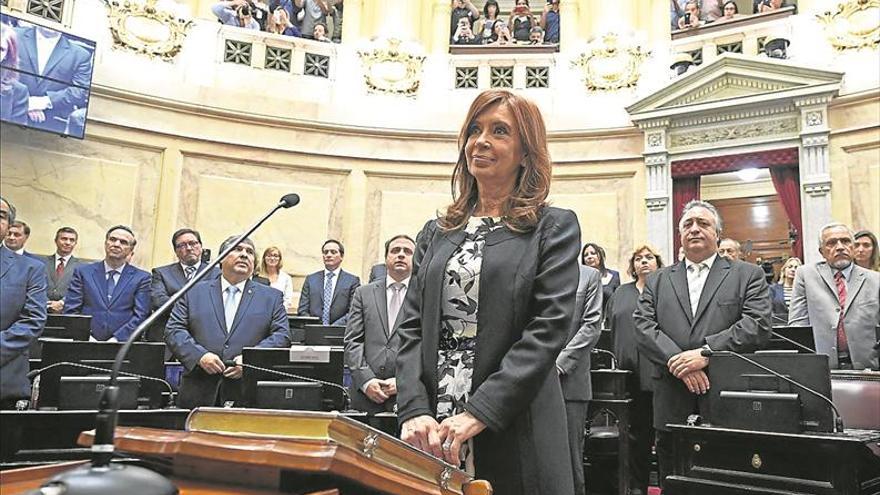 Un juez pide desaforo y prisión para la expresidenta Fernández