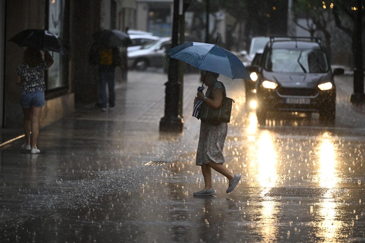 Catalunya activa els seus plans per possibles inundacions davant les pluges i tempestes previstes per a aquest dissabte Catalunya activa els seus plans per possibles inundacions davant les pluges i tempestes previstes per a aquest dissabte