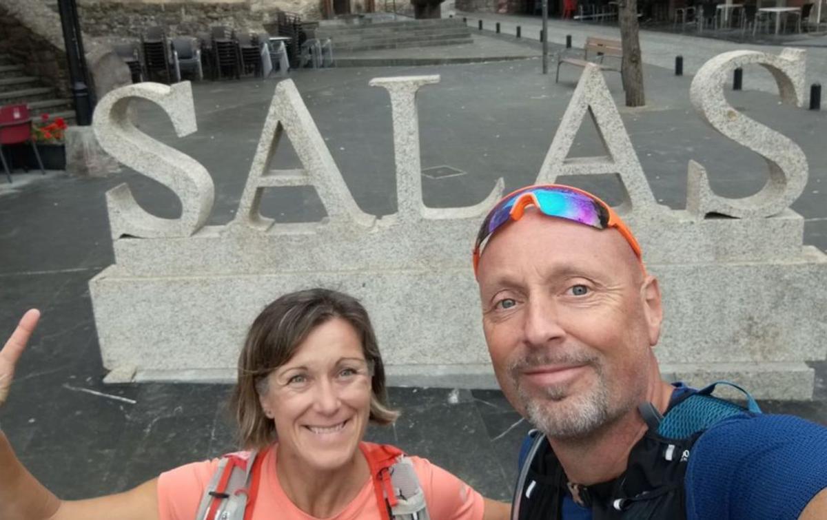 Arriba, Ricky Miralles y Cristina Terrasa, en Avilés. Debajo, Lucía Rufafa y Daniel Amoros, en Salas.