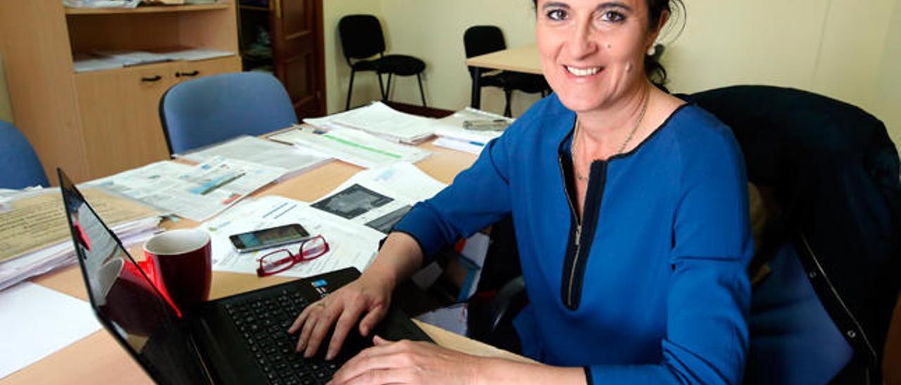 Patricia Rodríguez en su oficina en Vigo. // Marta G. Brea