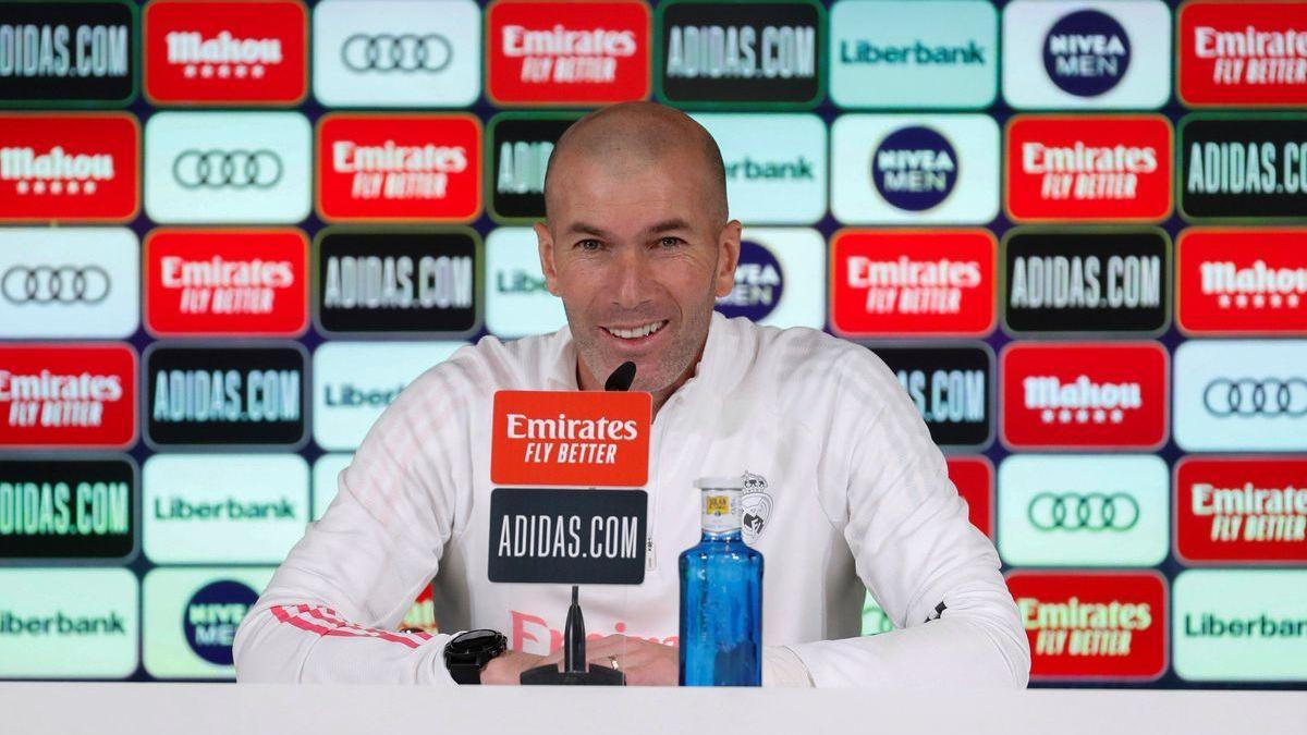 Zidane lidera la expedición blanca a Pamplona