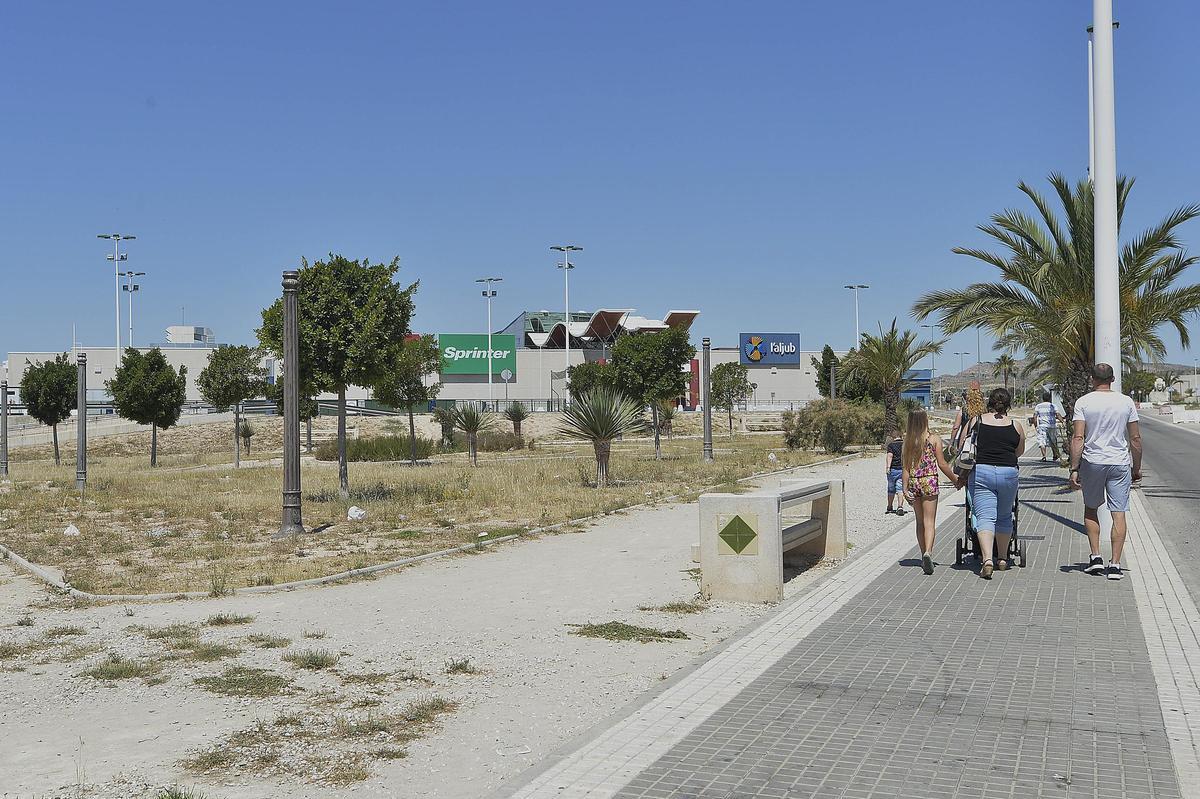 Terrenos que se urbanizaron en el sector E-7, junto al centro comercial del l'Aljub que se impulsó en Elche gracias al proyecto