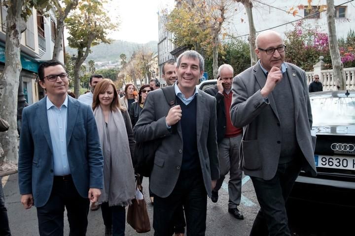 El Presidente D. Fernando Clavijo Batlle en visita oficial al municipio de Santa Brigida acompañado de José Armengol, alcalde del municipio a 9 de Febrero de 2017. (Foto: Arturo Rodriguez/Presidencia GobCan).