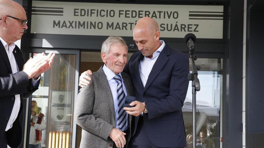 El fútbol nacional también llora la pérdida de Maximino Martínez: “Ha muerto uno de los nuestros”
