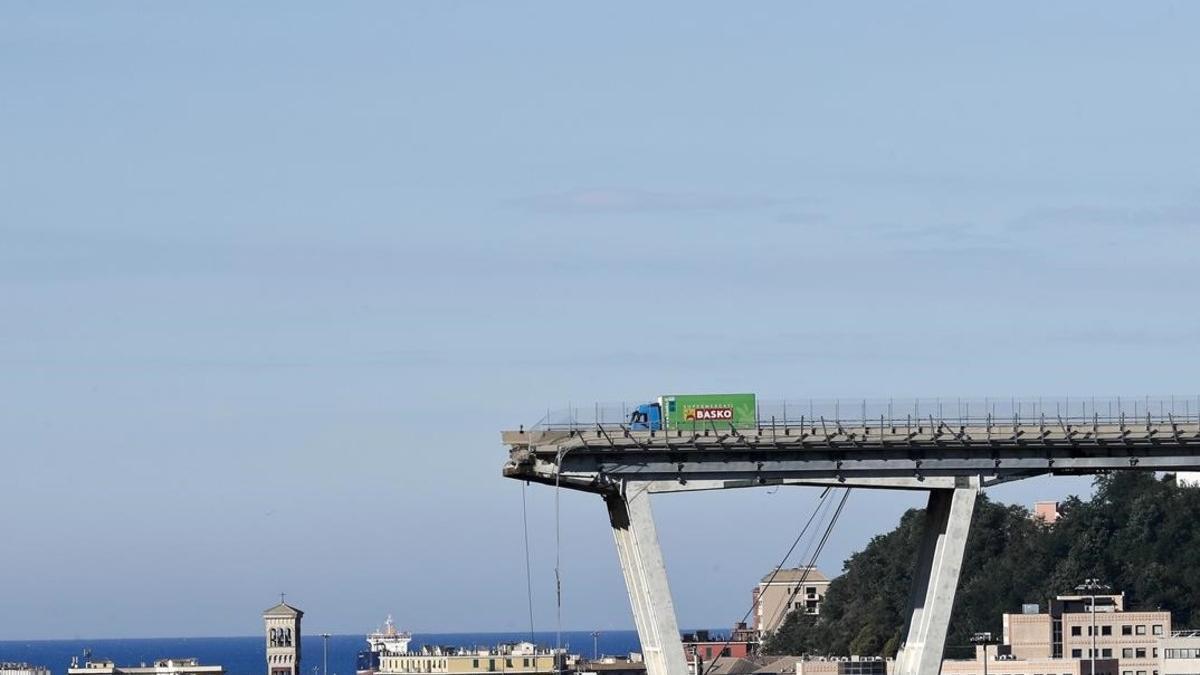 El puente derrumbado en Génova