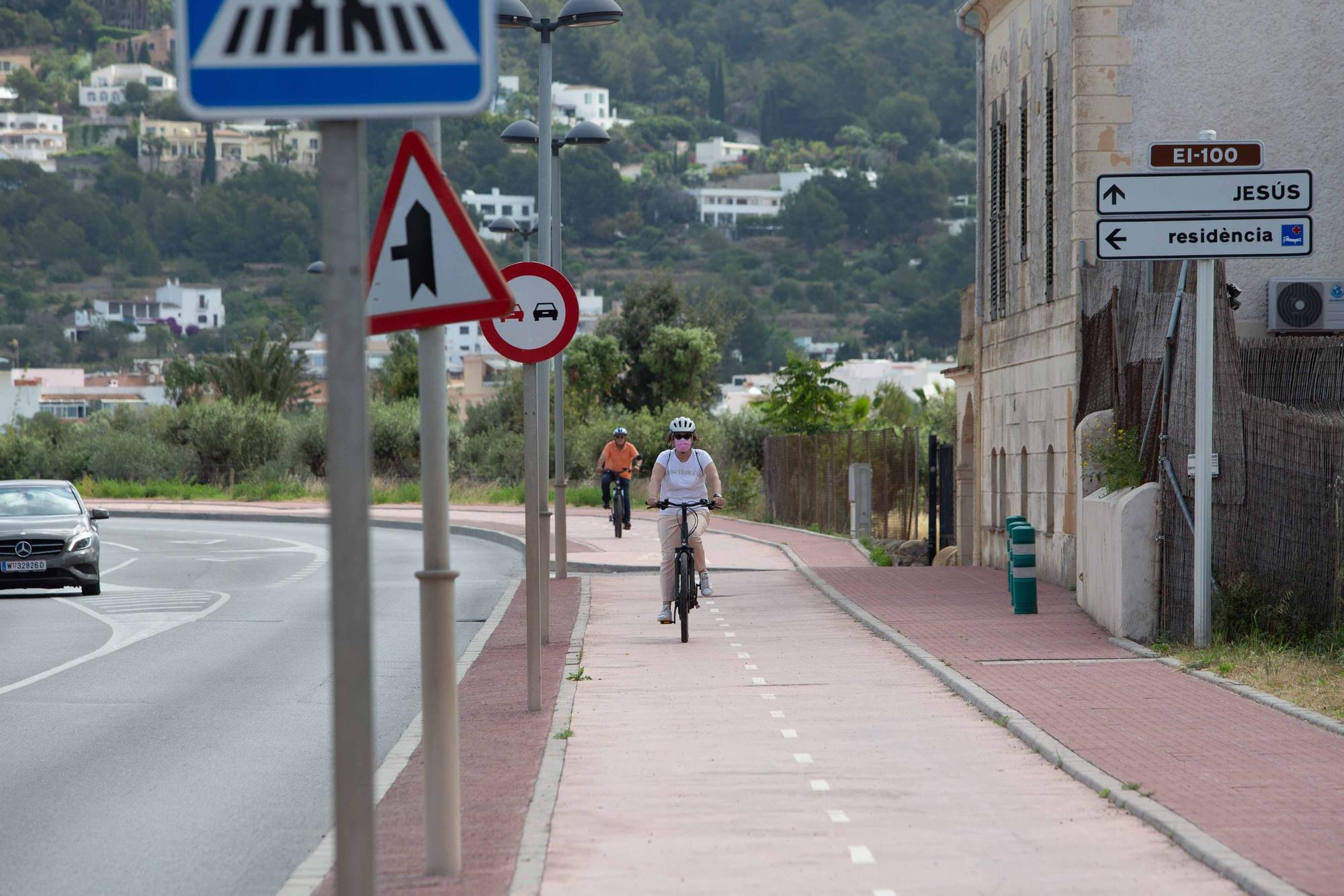 Una ‘bicicletada’ en Jesús reúne a 40 personas para exigir mejoras en la conectividad