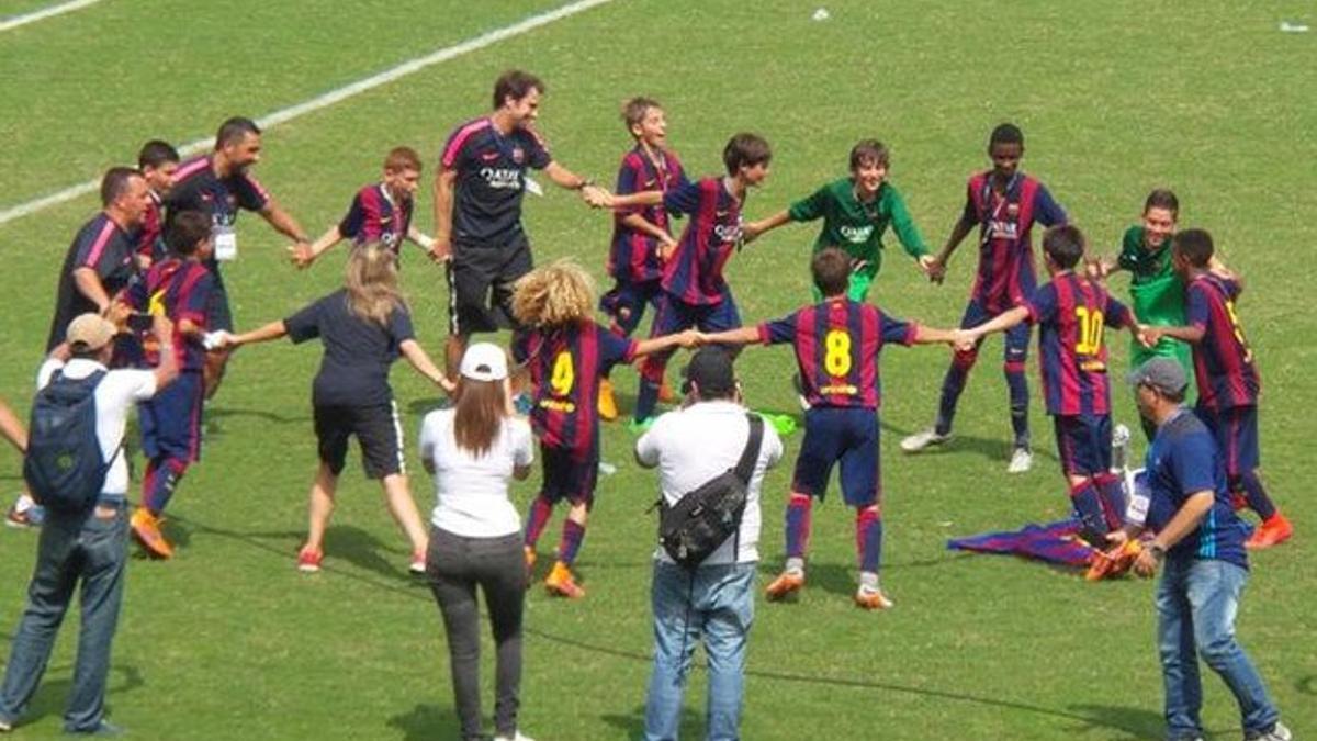 Los jugadores del Alevín A celebrando el título en Barranquilla