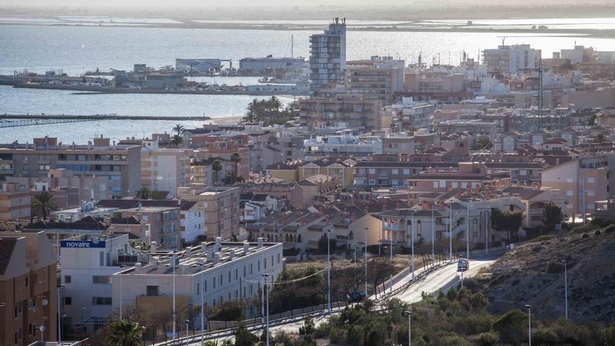 Vista general de un conjunto de edificios de Santa Pola, en imagen de archivo.