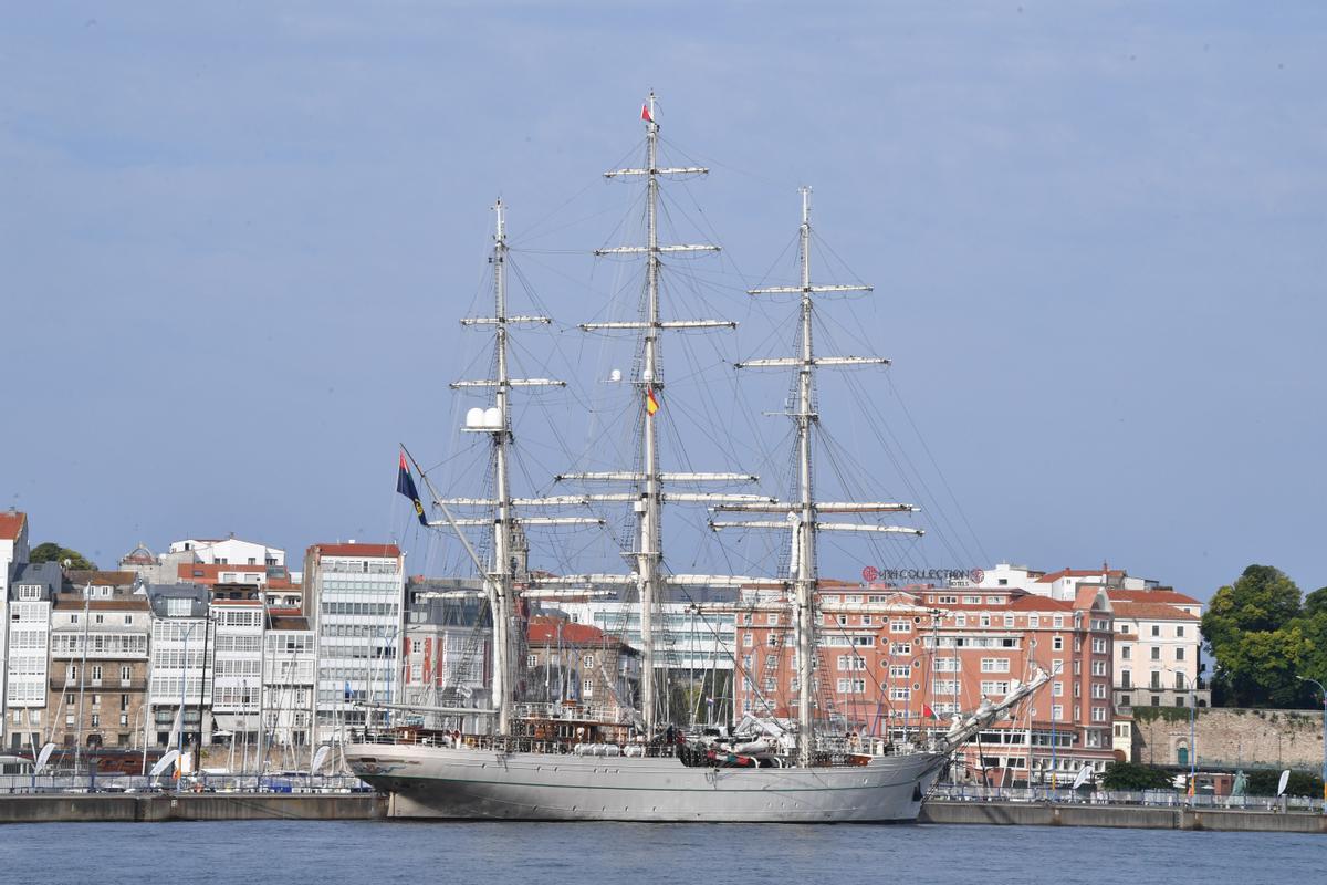 El 'Shabab Omán II', participante en la regata de Grandes Veleros, recala esta semana en el Puerto de A Coruña