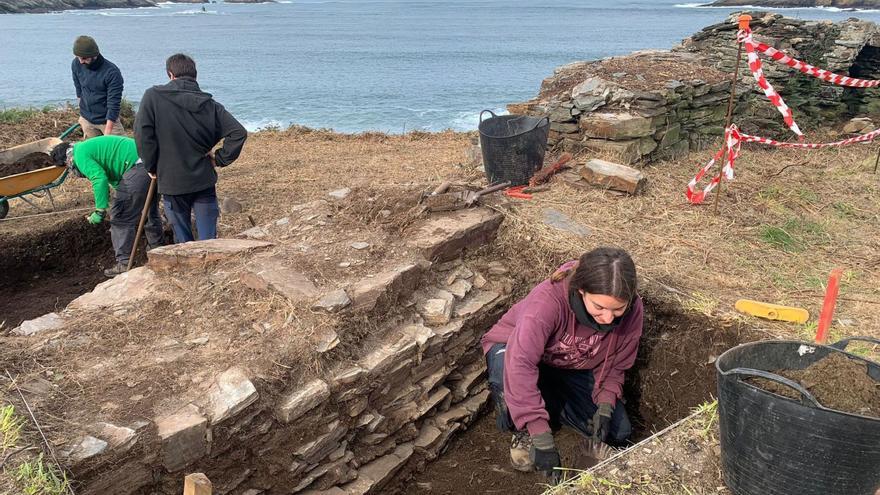 Castropol recupera los restos del fuerte de Arroxo, que dataría del siglo XVIII